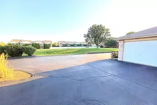 6810 Ridge Point Dr, Oak Forest, IL 60452 - Photo 41