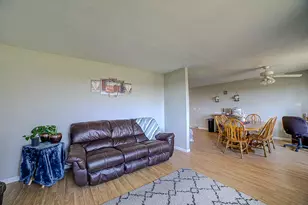 358 E State Route 116, Ashkum, IL 60911 - Photo 15