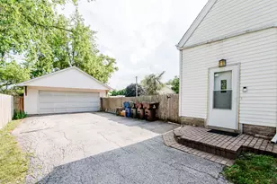 404 E South St, Peotone, IL 60468 - Photo 7