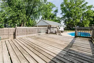 404 E South St, Peotone, IL 60468 - Photo 9