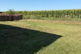 4686 Plymouth Ave, Yorkville, IL 60560 - Photo 17