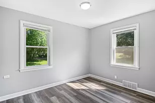 1725 E 158th St, South Holland, IL 60473 - Photo 11