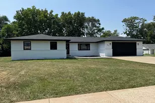 831 Richards St, Joliet, IL 60433 - Photo 3