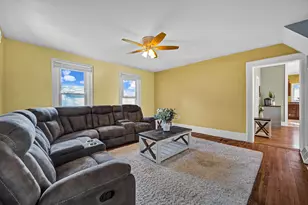 612 E North St, Leroy, IL 61752 - Photo 3