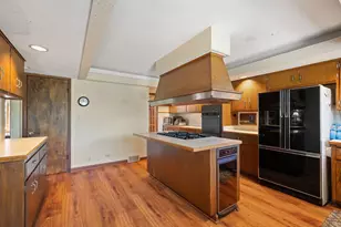 2250 White Oak Dr, Northbrook, IL 60062 - Photo 11