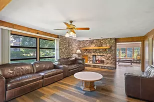 2250 White Oak Dr, Northbrook, IL 60062 - Photo 7