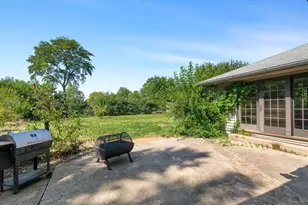 2250 White Oak Dr, Northbrook, IL 60062 - Photo 25