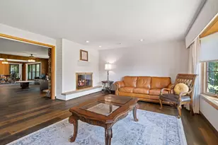 2250 White Oak Dr, Northbrook, IL 60062 - Photo 15