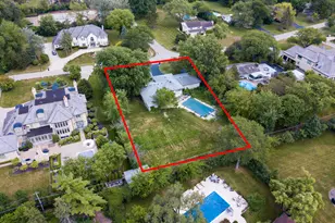 2250 White Oak Dr, Northbrook, IL 60062 - Photo 3