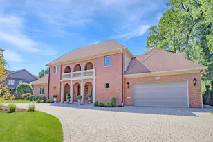 900 N Prospect Ave, Park Ridge, IL 60068 - Photo 3