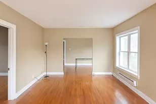 910 Nicholson St, Joliet, IL 60435 - Photo 17