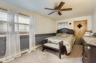 9045 S Sacramento Ave, Evergreen Park, IL 60805 - Photo 5