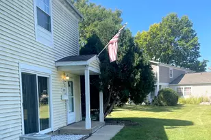 683 Cleo Ct, Wheeling, IL 60090 - Photo 3