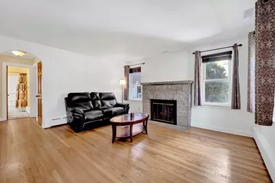 9304 S Utica Avenue, Evergreen Park, IL 60805 - Photo 3