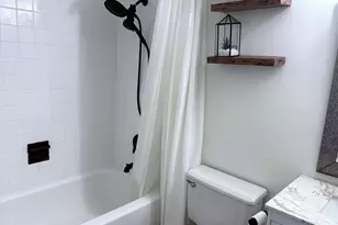 33 W Delaware Pl, Chicago, IL 60610 - Photo 25