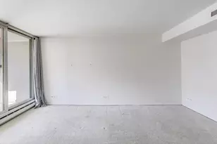 201 E Chestnut St, Chicago, IL 60611 - Photo 13