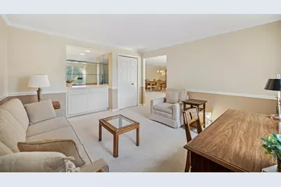 2000 Chestnut Avenue #103, Glenview, IL 60025 - Photo 15