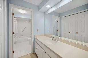 2000 Chestnut Ave, Glenview, IL 60025 - Photo 17