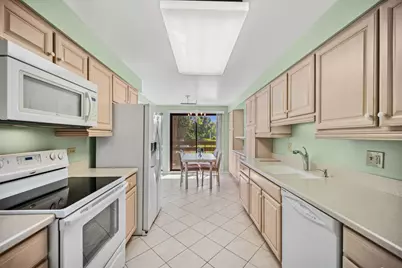 2000 Chestnut Avenue #103, Glenview, IL 60025 - Photo 11