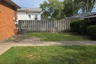 413 Greenbay Ave, Calumet City, IL 60409 - Photo 5