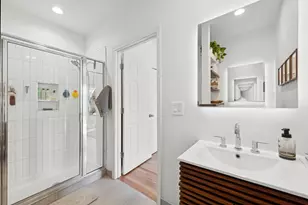 2458 N Linden Pl, Chicago, IL 60647 - Photo 13