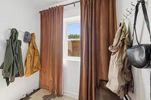 2458 N Linden Pl, Chicago, IL 60647 - Photo 17