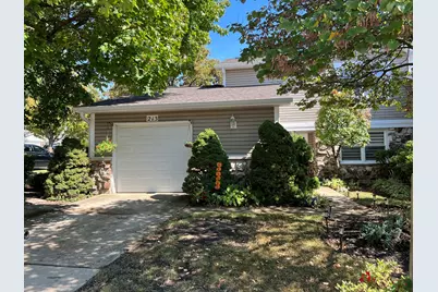 213 Stanyon Lane #1, Bloomingdale, IL 60108 - Photo 1