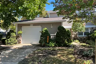 213 Stanyon Ln, Bloomingdale, IL 60108 - Photo 1