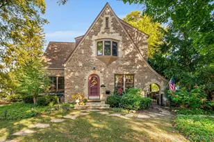 405 S 1st St, Geneva, IL 60134 - Photo 1