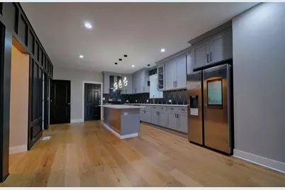 7650 S Cregier Avenue, Chicago, IL 60649 - Photo 7