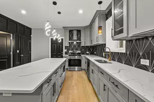 7650 S Cregier Ave, Chicago, IL 60649 - Photo 9