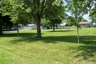 12855 Lawrence Rd, Sterling, IL 61081 - Photo 27