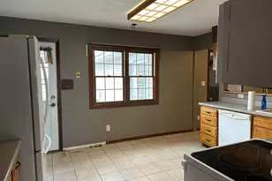 12855 Lawrence Rd, Sterling, IL 61081 - Photo 5