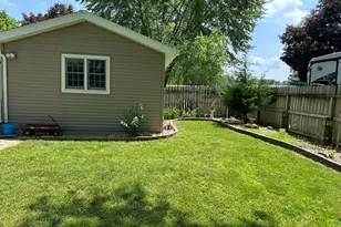12855 Lawrence Rd, Sterling, IL 61081 - Photo 29