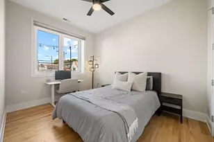 3101 N Ridgeway Ave, Chicago, IL 60618 - Photo 9