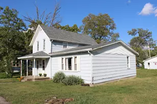 213 Peoria Street N, Gilman, IL 60938 - Photo 5