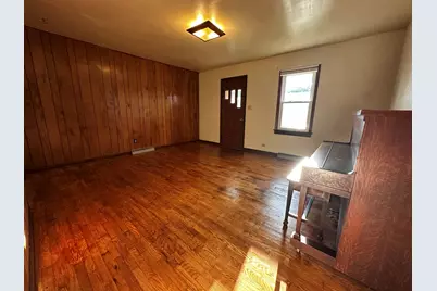 213 Peoria Street N, Gilman, IL 60938 - Photo 9