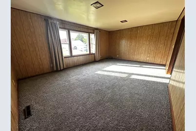 213 Peoria Street N, Gilman, IL 60938 - Photo 17