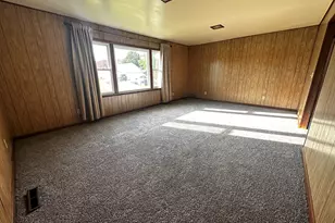 213 Peoria Street N, Gilman, IL 60938 - Photo 17