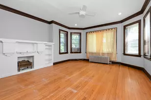 7422 S Bennett Ave, Chicago, IL 60649 - Photo 3