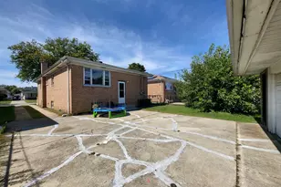 383 Calhoun Ave, Calumet City, IL 60409 - Photo 21