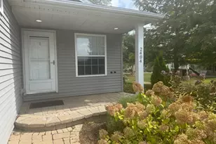 2404 Treeline Drive, Bloomington, IL 61704 - Photo 7