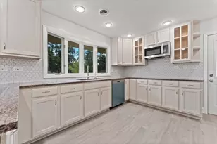 4N300 Briar Ln, Bensenville, IL 60106 - Photo 7