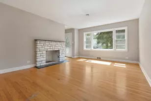 9532 Greenwood Dr, Des Plaines, IL 60016 - Photo 3