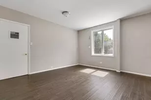 9532 Greenwood Dr, Des Plaines, IL 60016 - Photo 15