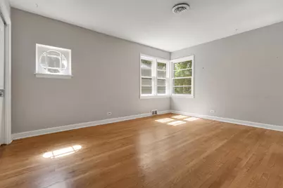 9532 Greenwood Drive, Des Plaines, IL 60016 - Photo 11