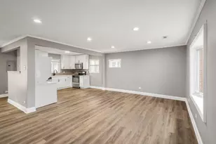 127 Blackhawk Dr, Park Forest, IL 60466 - Photo 3