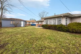 127 Blackhawk Dr, Park Forest, IL 60466 - Photo 15