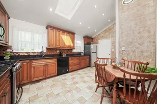 5610 W 85th St, Burbank, IL 60459 - Photo 9