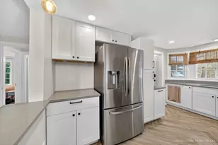 844 Bode Rd, Elgin, IL 60120 - Photo 9